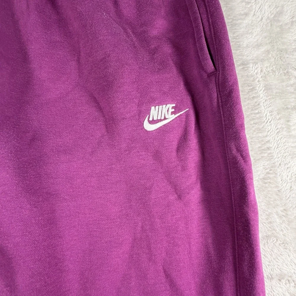 Nike Womens Fleece Jogger Sweatpants Purple Magenta Embroidered Logo‎ Size Large